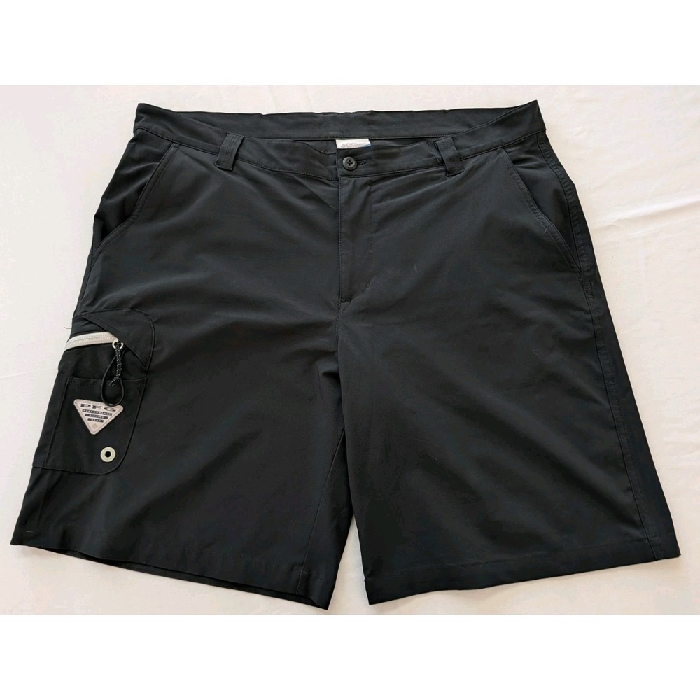 Columbia PFG Mens Black Fishing Shorts Size 38 Omni-Shield Cargo Pockets